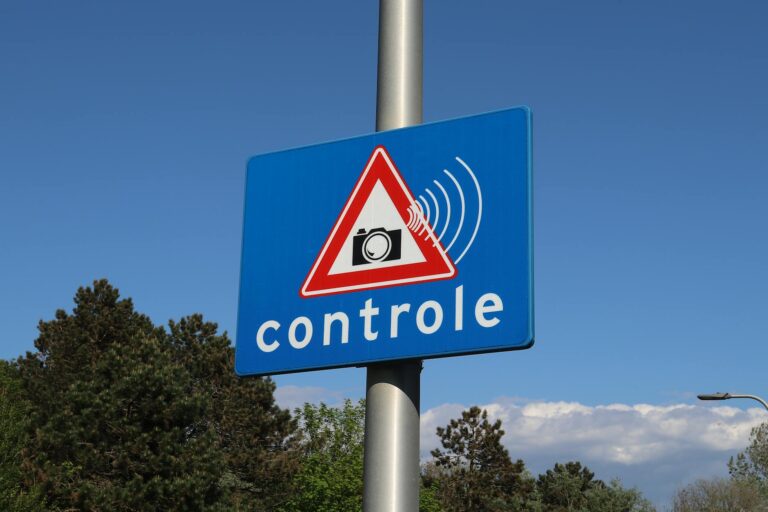 Flashé par un radar : que risquez-vous selon le type d'infraction