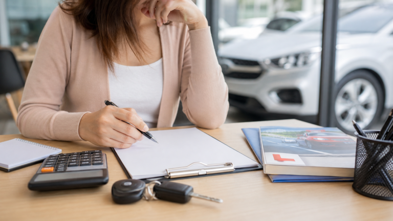 Prix du permis de conduire : coût réel et aides disponibles